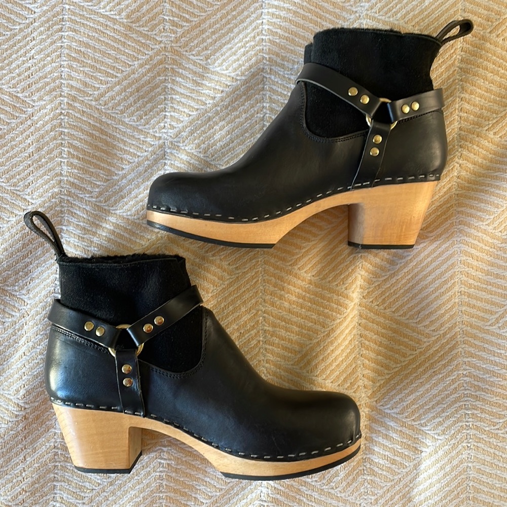 Swedish Hasbeens Clog Boots size 39-leather suede shearling